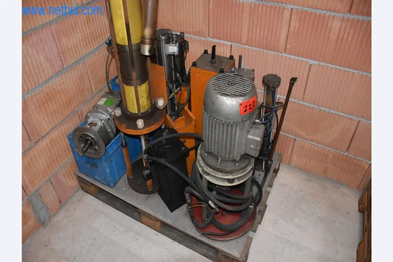 Na voljo so stroji, delovna oprema in dodatki vodilnega svetovnega proizvajalca sistemov za napenjanje verig-1