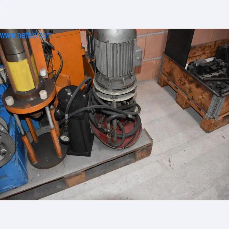 Na voljo so stroji, delovna oprema in dodatki vodilnega svetovnega proizvajalca sistemov za napenjanje verig-3