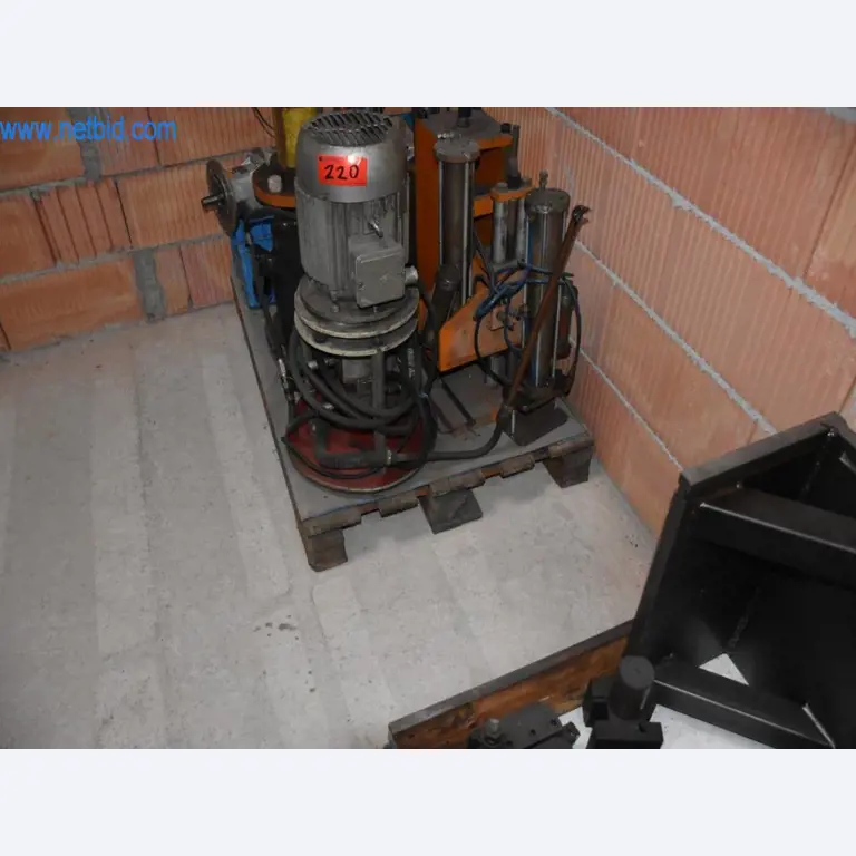 Na voljo so stroji, delovna oprema in dodatki vodilnega svetovnega proizvajalca sistemov za napenjanje verig-4