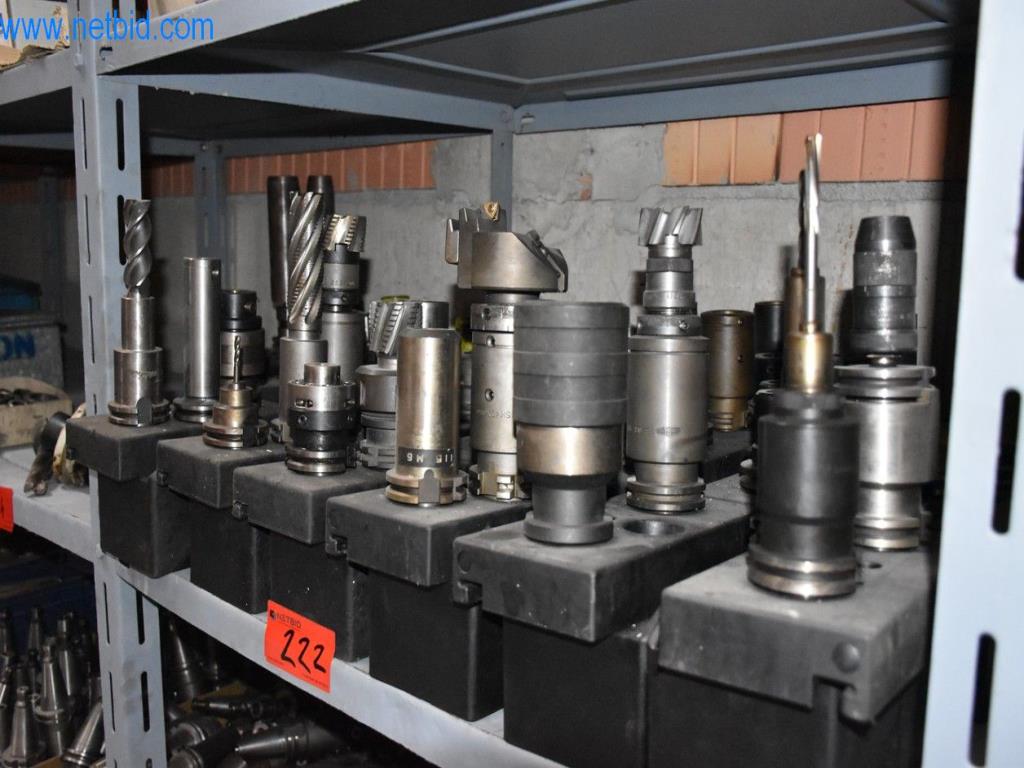 Máquinas, equipos operativos y accesorios de un líder mundial en el mercado de sistemas de tensado de cadenas.-2