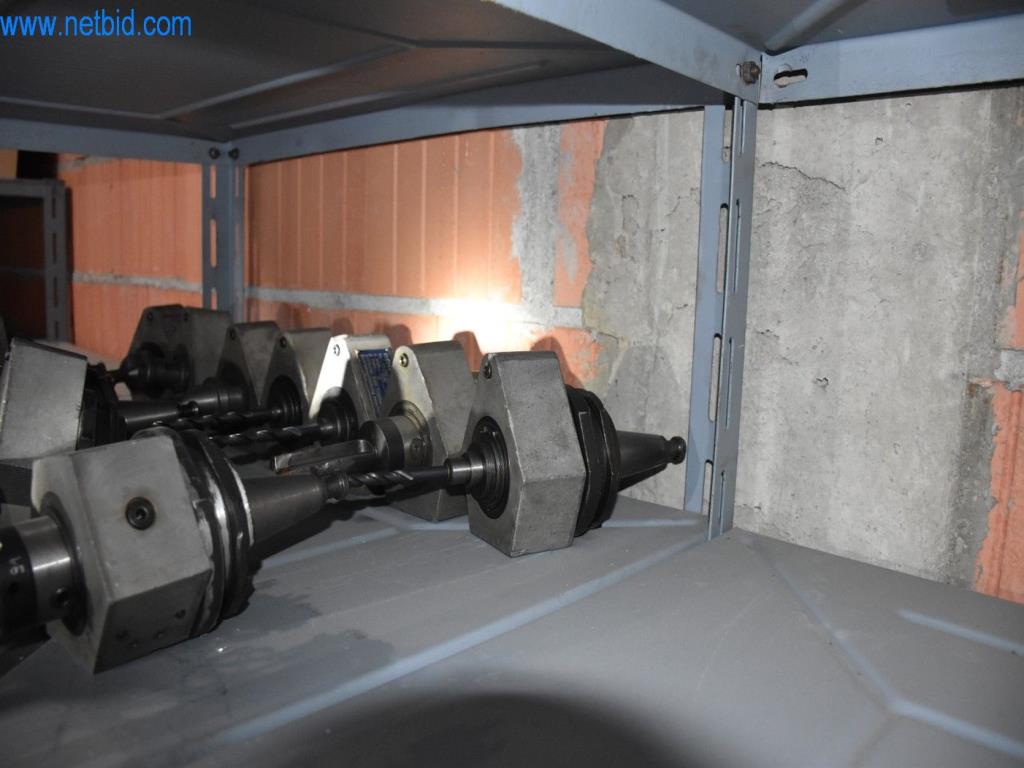 Máquinas, equipos operativos y accesorios de un líder mundial en el mercado de sistemas de tensado de cadenas.-3