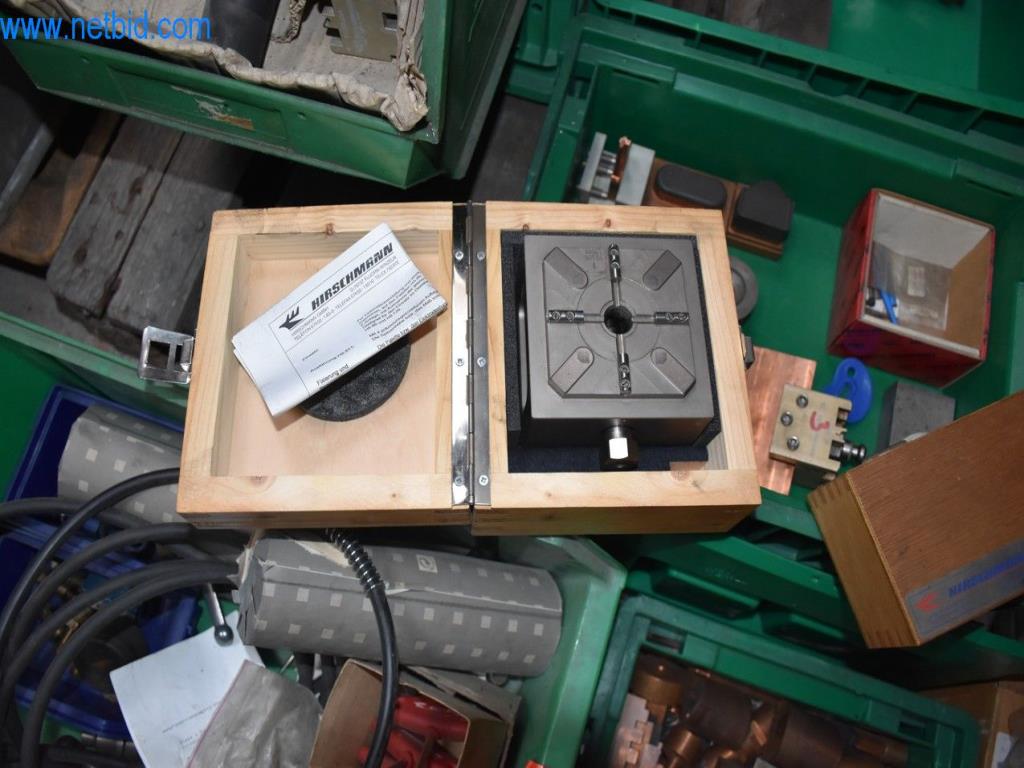 Máquinas, equipos operativos y accesorios de un líder mundial en el mercado de sistemas de tensado de cadenas.-2