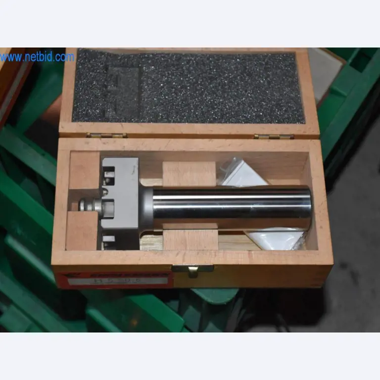 Machines, bedieningsapparatuur en accessoires van een wereldmarktleider voor kettingspansystemen komen beschikbaar-5