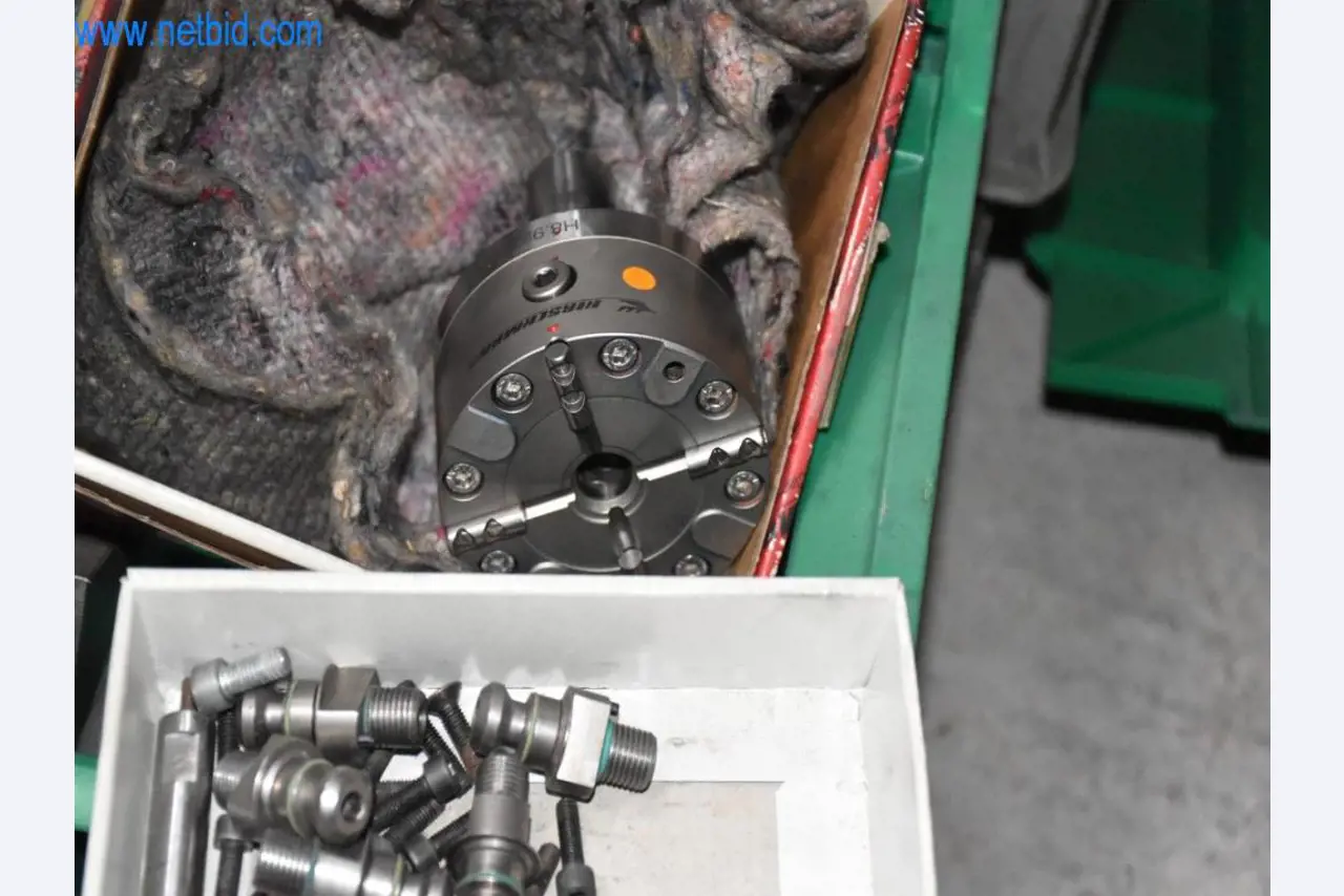 Machines, bedieningsapparatuur en accessoires van een wereldmarktleider voor kettingspansystemen komen beschikbaar-6