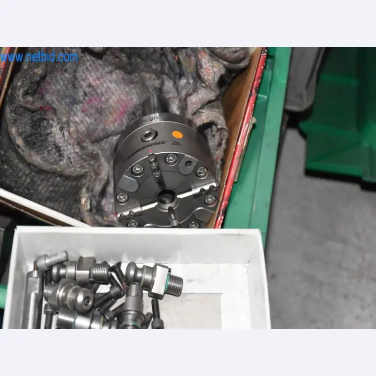 Machines, bedieningsapparatuur en accessoires van een wereldmarktleider voor kettingspansystemen komen beschikbaar-6