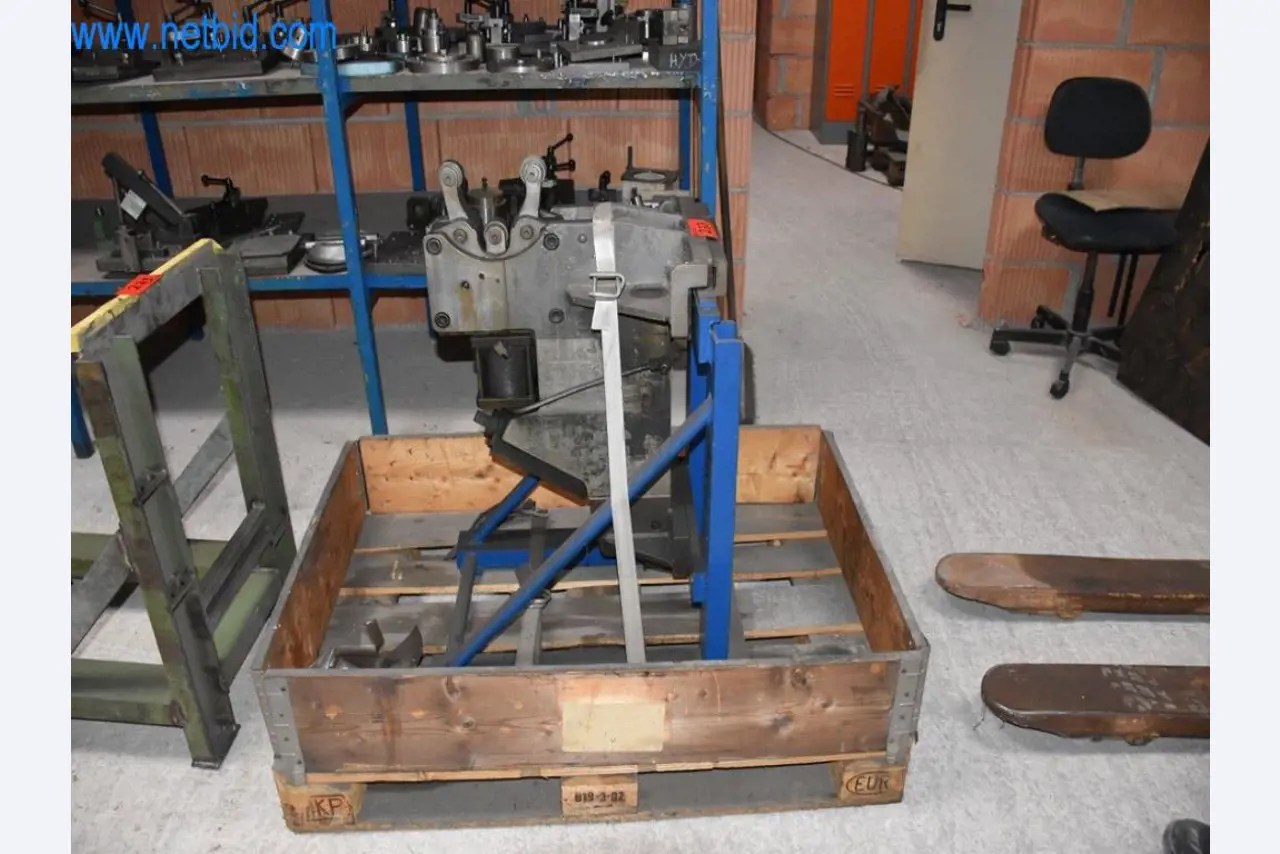 Stroje, provozní zařízení a příslušenství předního světového výrobce napínacích systémů řetězů jsou k dispozici.-2