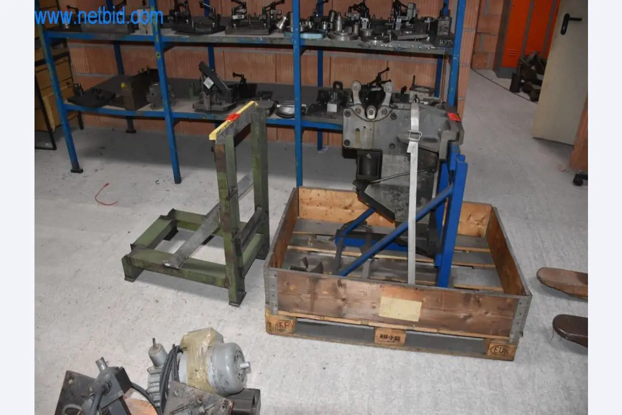 Stroje, provozní zařízení a příslušenství předního světového výrobce napínacích systémů řetězů jsou k dispozici.-3