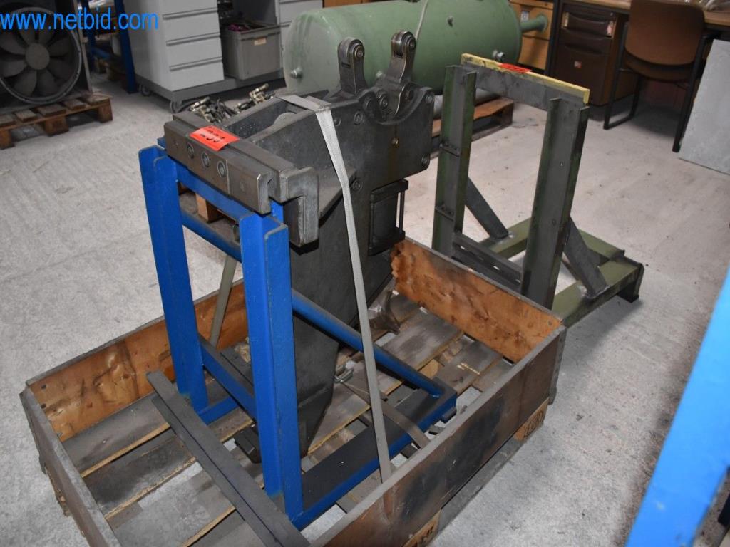 Stroje, provozní zařízení a příslušenství předního světového výrobce napínacích systémů řetězů jsou k dispozici.-4