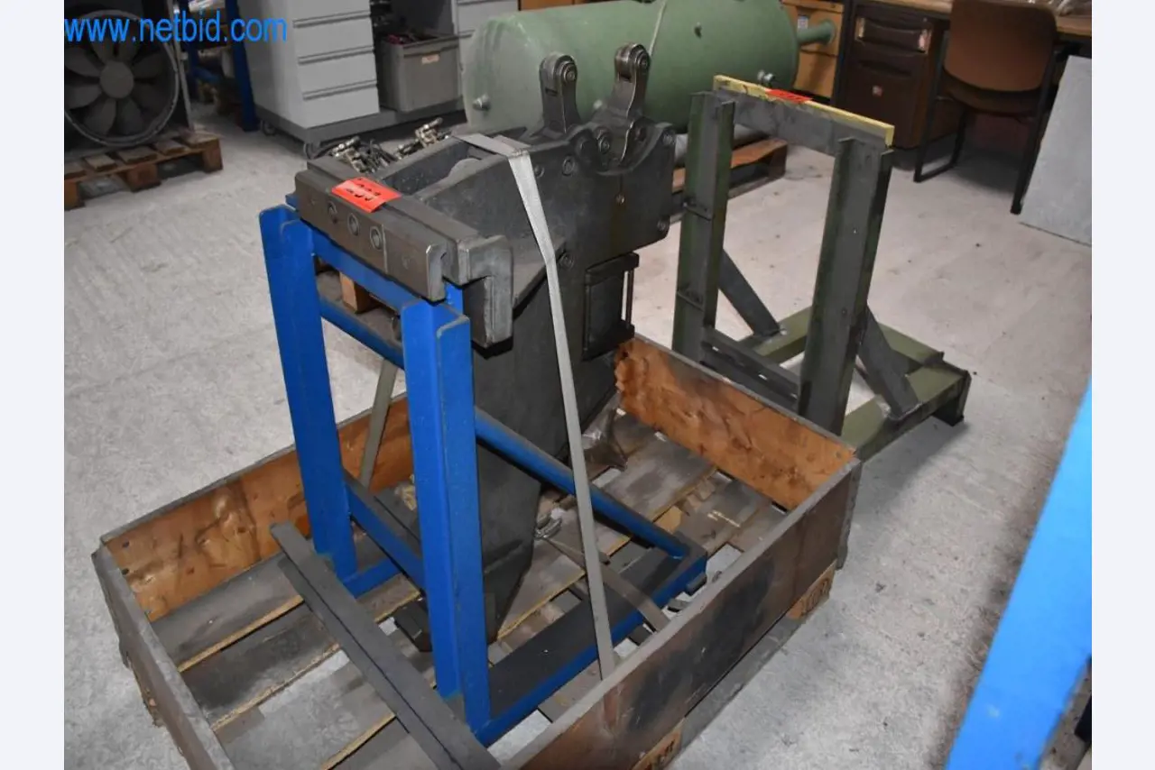 Stroje, provozní zařízení a příslušenství předního světového výrobce napínacích systémů řetězů jsou k dispozici.-4