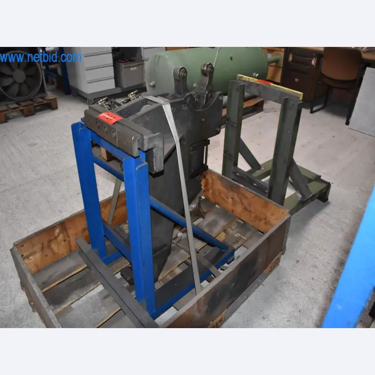 Stroje, provozní zařízení a příslušenství předního světového výrobce napínacích systémů řetězů jsou k dispozici.-4