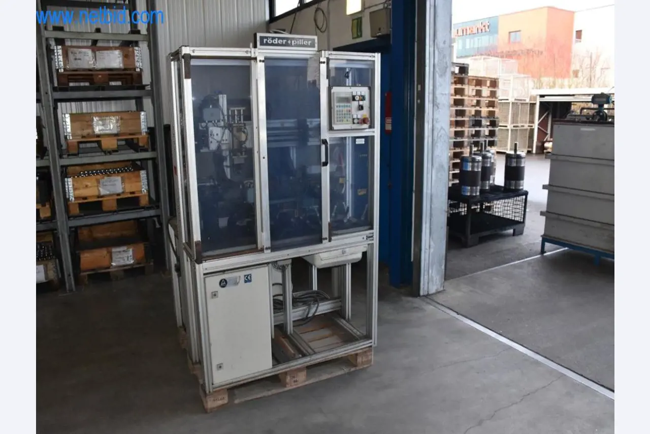 Na voljo so stroji, delovna oprema in dodatki vodilnega svetovnega proizvajalca sistemov za napenjanje verig-1