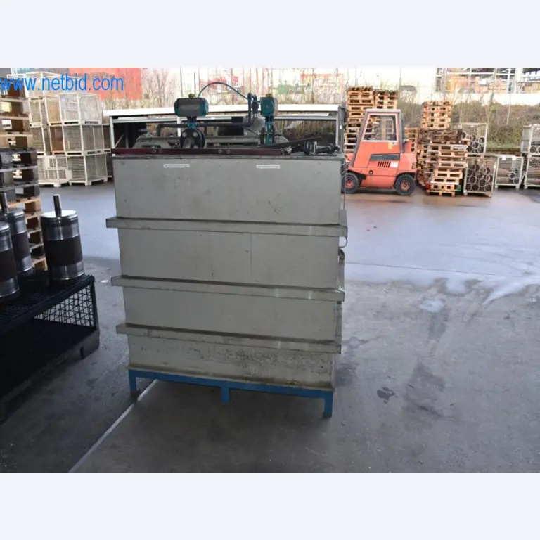 Stroje, provozní zařízení a příslušenství předního světového výrobce napínacích systémů řetězů jsou k dispozici.-4