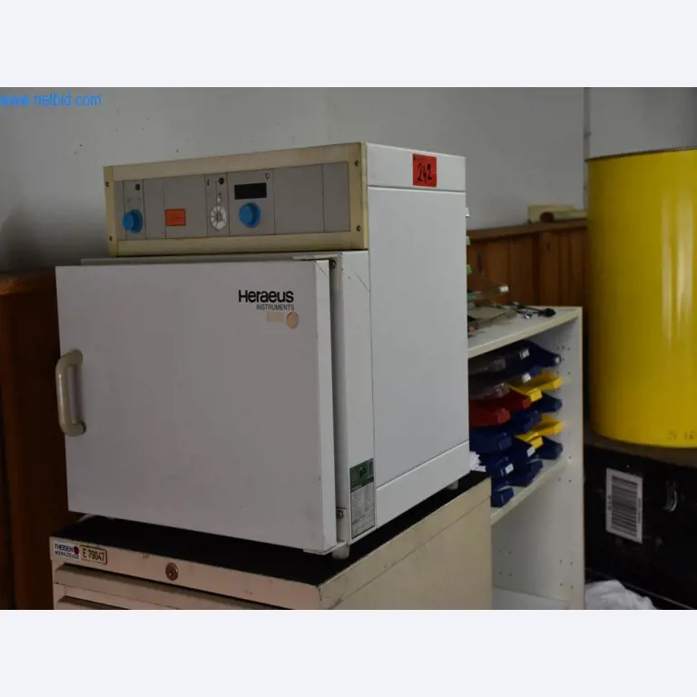 Máquinas, equipos operativos y accesorios de un líder mundial en el mercado de sistemas de tensado de cadenas.-1