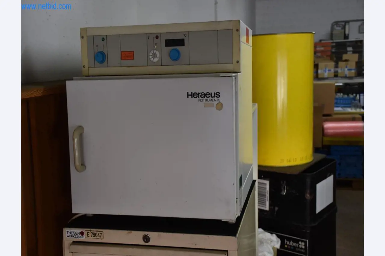 Máquinas, equipos operativos y accesorios de un líder mundial en el mercado de sistemas de tensado de cadenas.-2