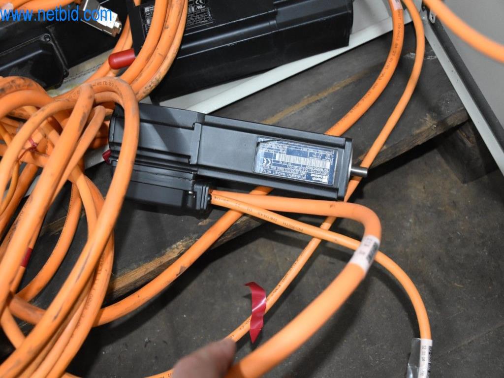 Na voljo so stroji, delovna oprema in dodatki vodilnega svetovnega proizvajalca sistemov za napenjanje verig-4