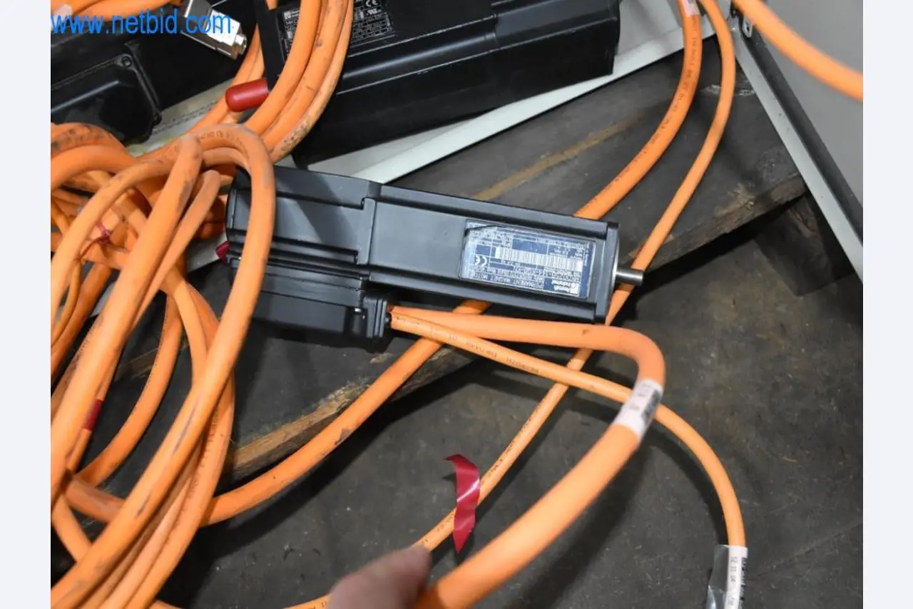 Na voljo so stroji, delovna oprema in dodatki vodilnega svetovnega proizvajalca sistemov za napenjanje verig-4