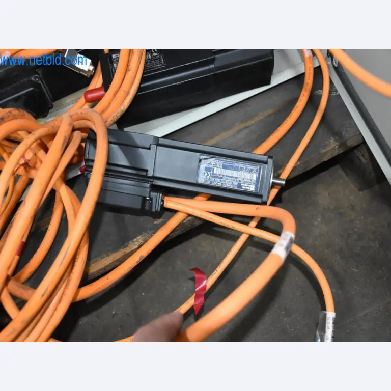 Na voljo so stroji, delovna oprema in dodatki vodilnega svetovnega proizvajalca sistemov za napenjanje verig-4