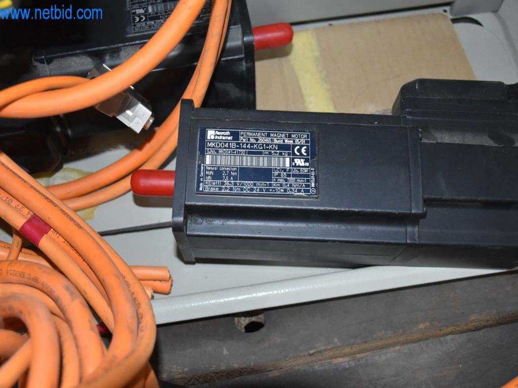 Na voljo so stroji, delovna oprema in dodatki vodilnega svetovnega proizvajalca sistemov za napenjanje verig-5