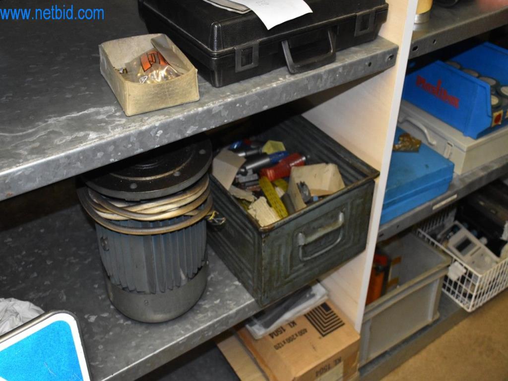 Stroje, provozní zařízení a příslušenství předního světového výrobce napínacích systémů řetězů jsou k dispozici.-13