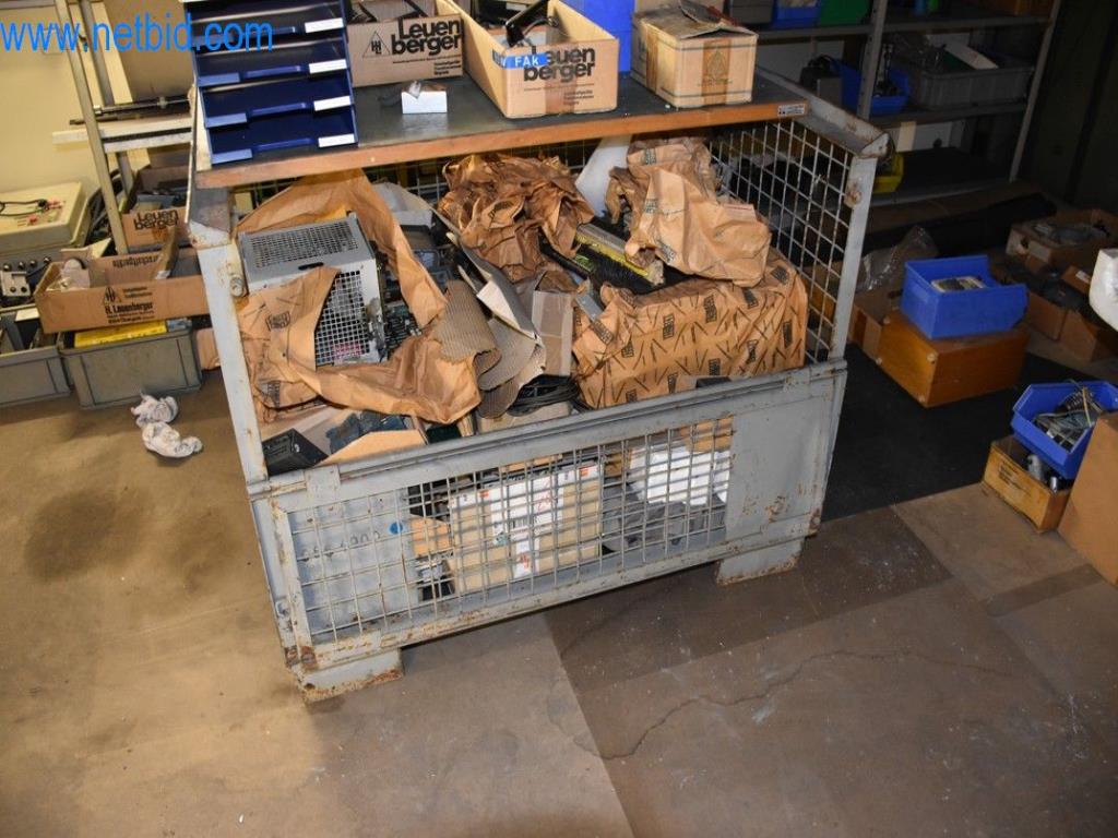 Stroje, provozní zařízení a příslušenství předního světového výrobce napínacích systémů řetězů jsou k dispozici.-17