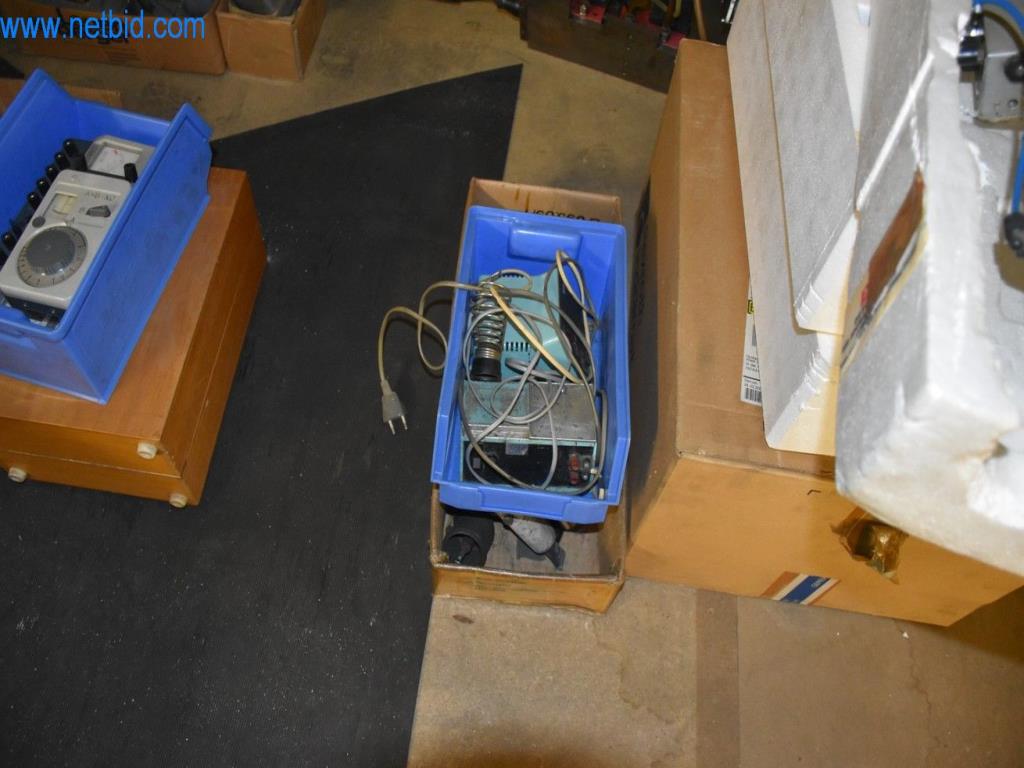 Stroje, provozní zařízení a příslušenství předního světového výrobce napínacích systémů řetězů jsou k dispozici.-19