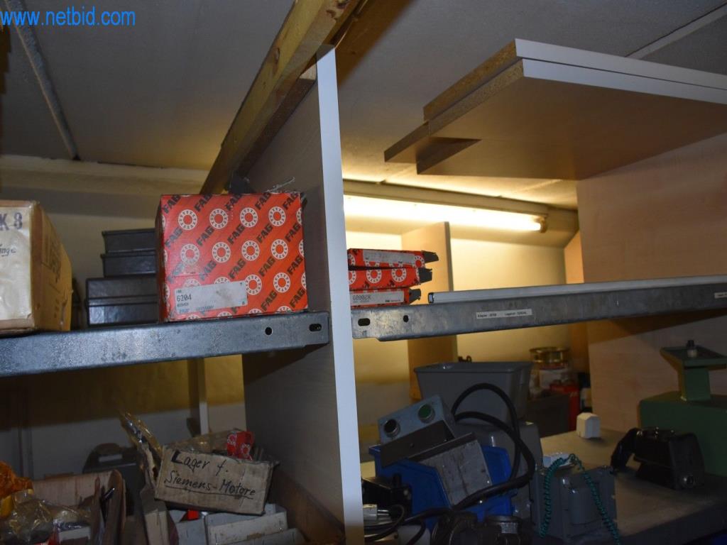 Stroje, provozní zařízení a příslušenství předního světového výrobce napínacích systémů řetězů jsou k dispozici.-1