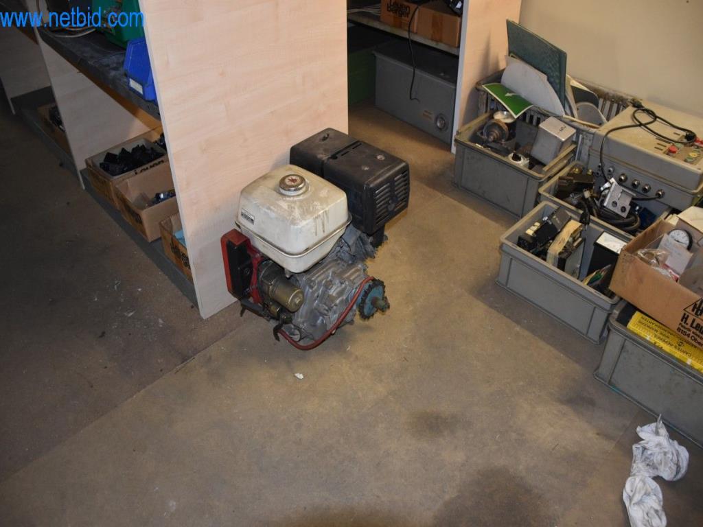 Stroje, provozní zařízení a příslušenství předního světového výrobce napínacích systémů řetězů jsou k dispozici.-20