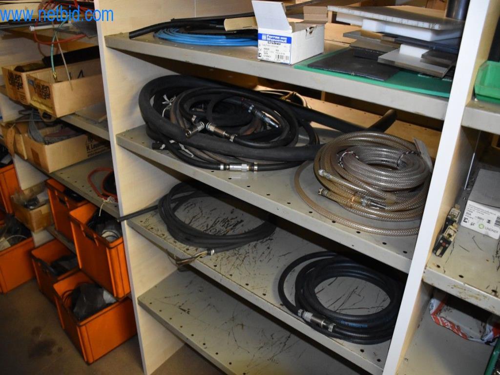 Stroje, provozní zařízení a příslušenství předního světového výrobce napínacích systémů řetězů jsou k dispozici.-28