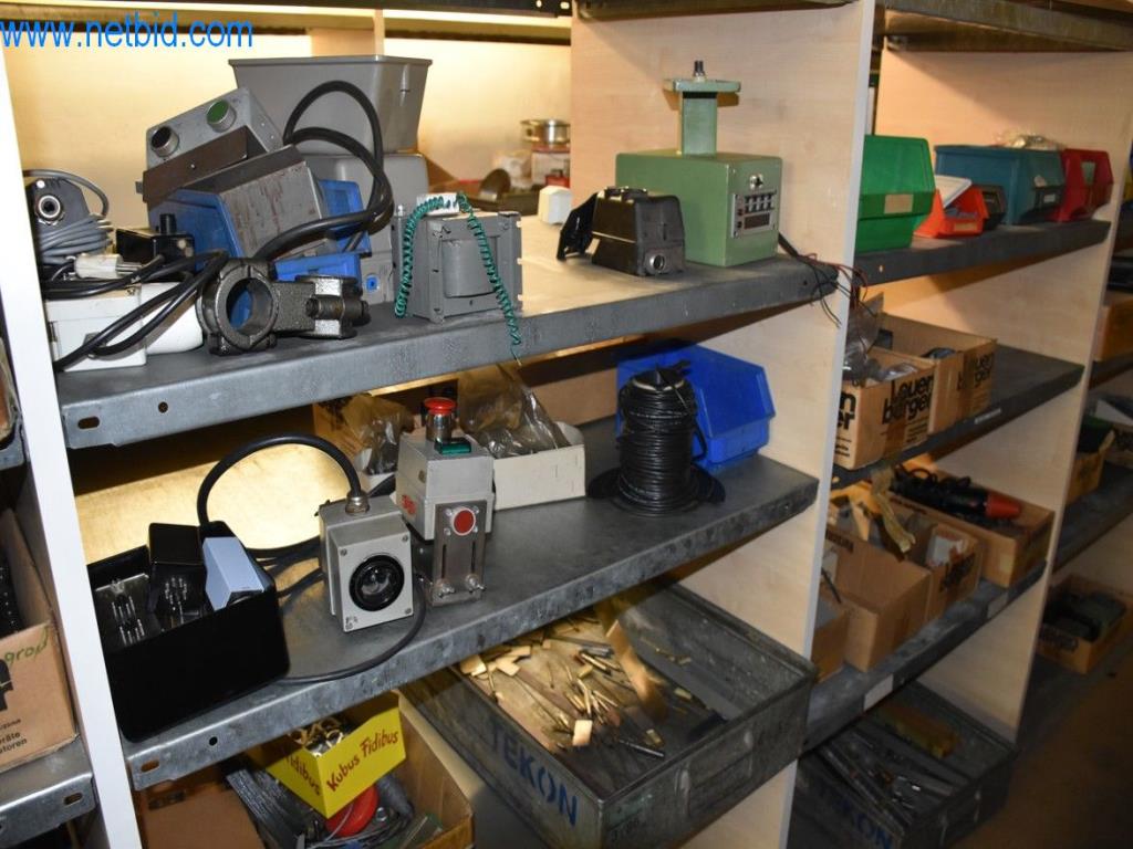 Stroje, provozní zařízení a příslušenství předního světového výrobce napínacích systémů řetězů jsou k dispozici.-4