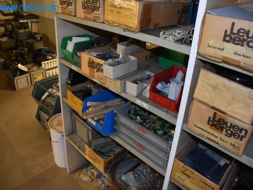 Stroje, provozní zařízení a příslušenství předního světového výrobce napínacích systémů řetězů jsou k dispozici.-7