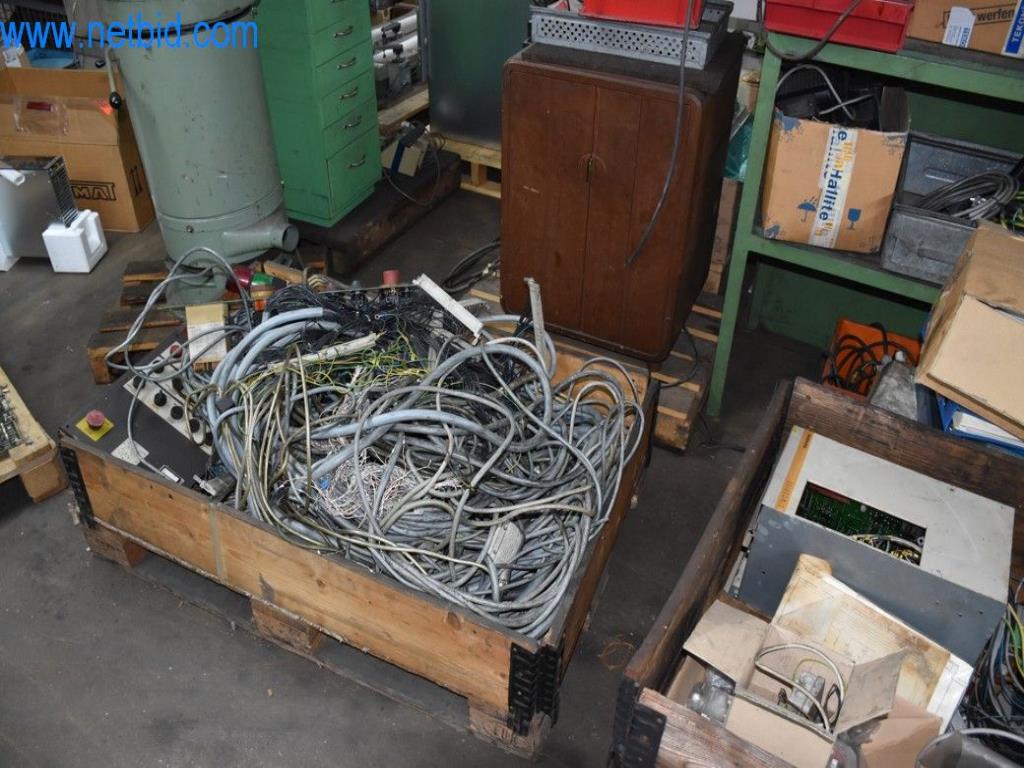 Na voljo so stroji, delovna oprema in dodatki vodilnega svetovnega proizvajalca sistemov za napenjanje verig-13