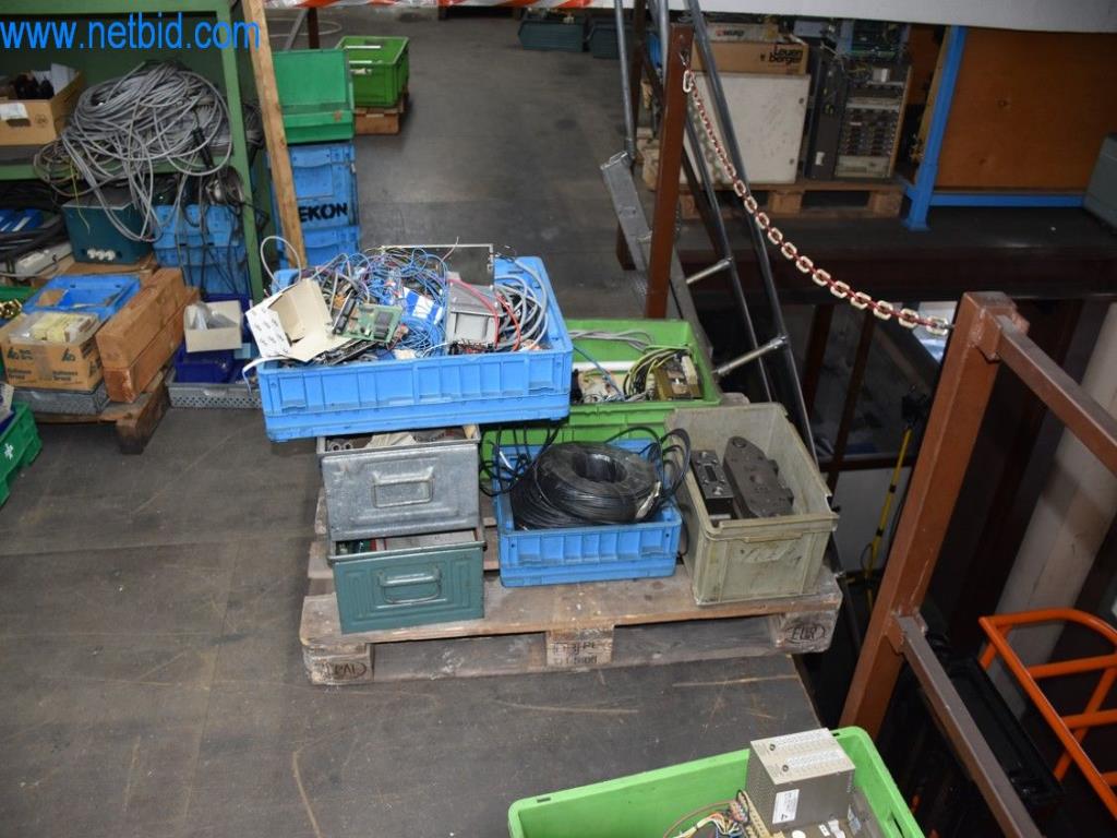 Na voljo so stroji, delovna oprema in dodatki vodilnega svetovnega proizvajalca sistemov za napenjanje verig-18