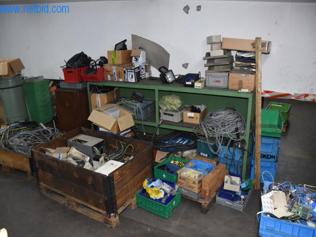 Na voljo so stroji, delovna oprema in dodatki vodilnega svetovnega proizvajalca sistemov za napenjanje verig-2