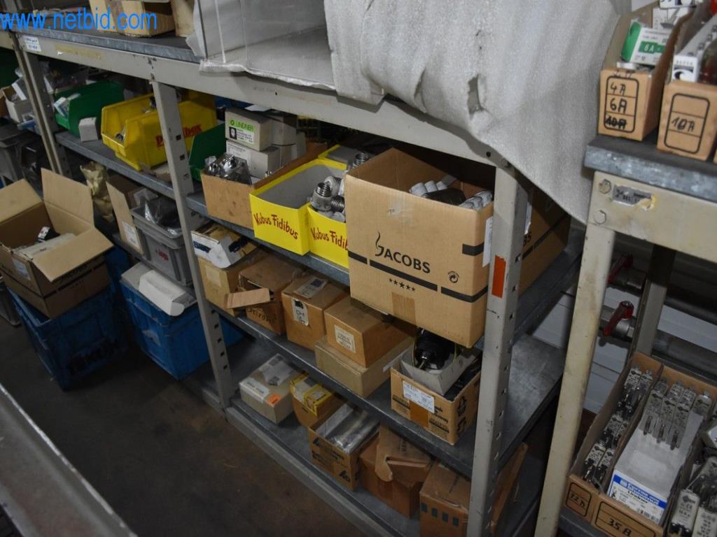 Na voljo so stroji, delovna oprema in dodatki vodilnega svetovnega proizvajalca sistemov za napenjanje verig-7