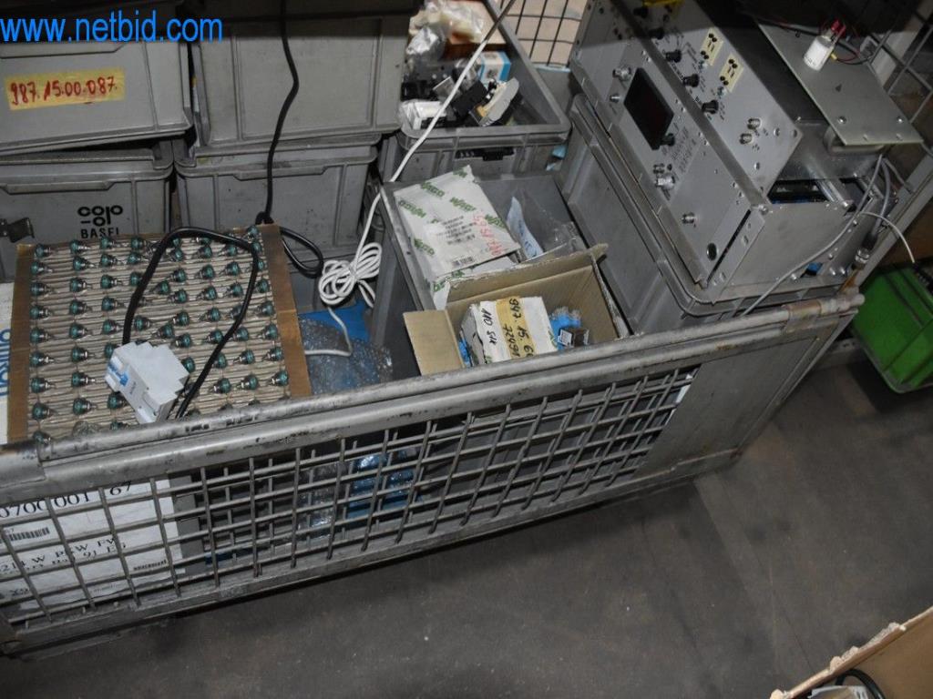 Na voljo so stroji, delovna oprema in dodatki vodilnega svetovnega proizvajalca sistemov za napenjanje verig-8