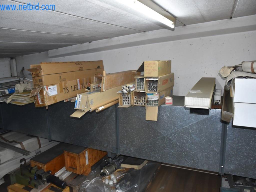 Máquinas, equipos operativos y accesorios de un líder mundial en el mercado de sistemas de tensado de cadenas.-16