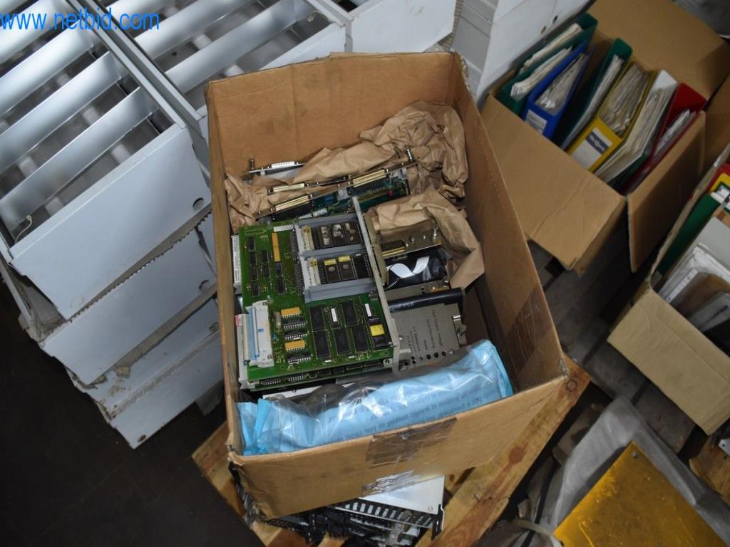 Máquinas, equipos operativos y accesorios de un líder mundial en el mercado de sistemas de tensado de cadenas.-4