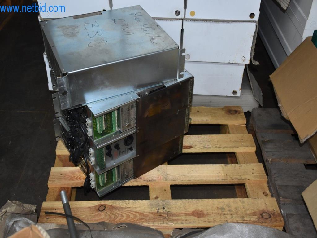 Máquinas, equipos operativos y accesorios de un líder mundial en el mercado de sistemas de tensado de cadenas.-5