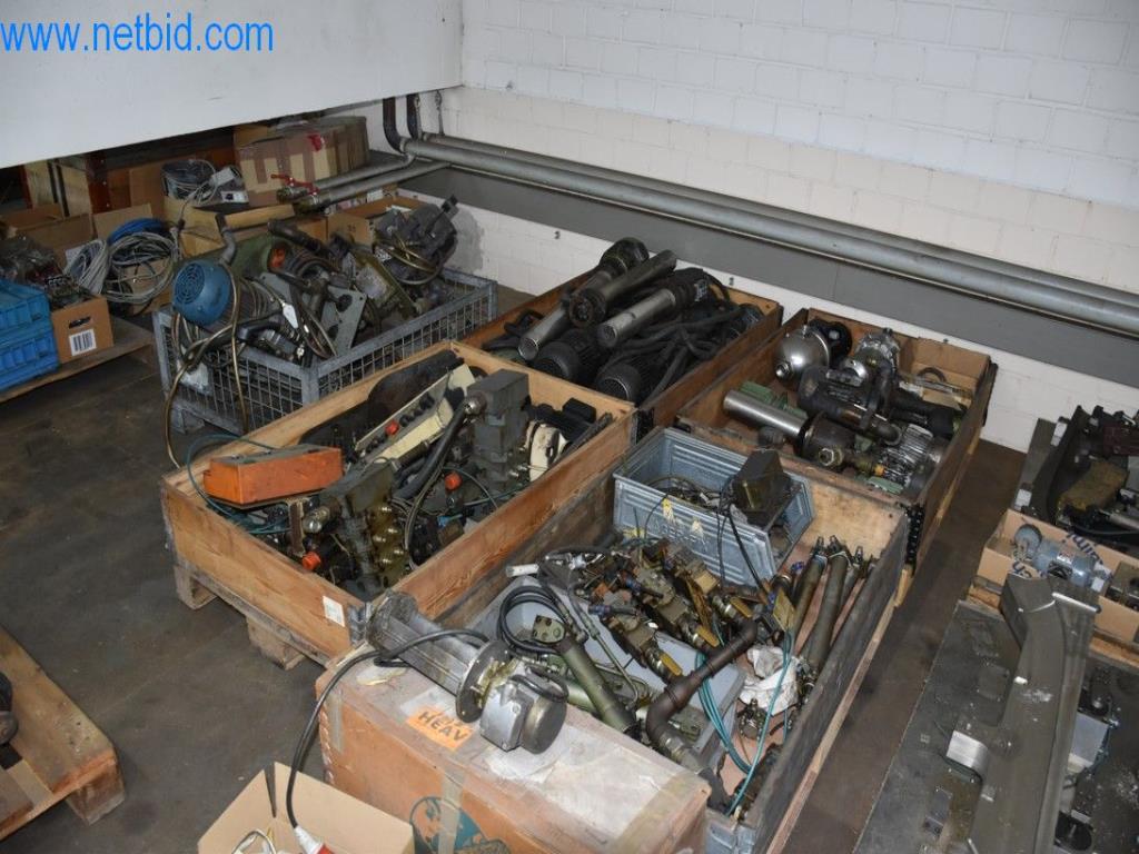 Máquinas, equipos operativos y accesorios de un líder mundial en el mercado de sistemas de tensado de cadenas.-13