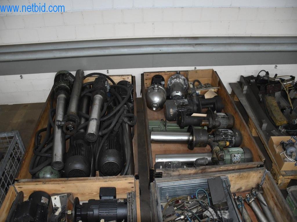 Máquinas, equipos operativos y accesorios de un líder mundial en el mercado de sistemas de tensado de cadenas.-17