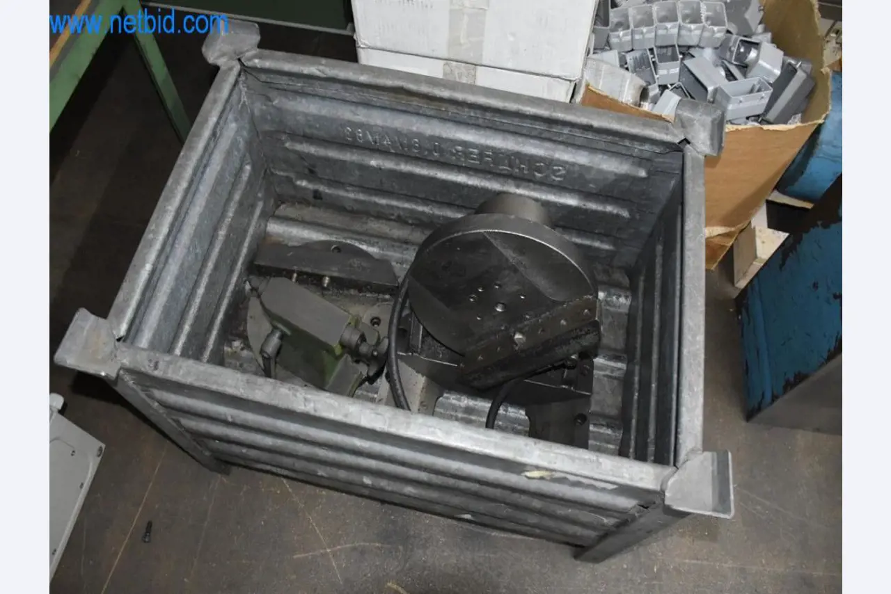 Disponibilização de máquinas, equipamento operacional e acessórios de um líder mundial de mercado para sistemas de tensionamento de correntes-21