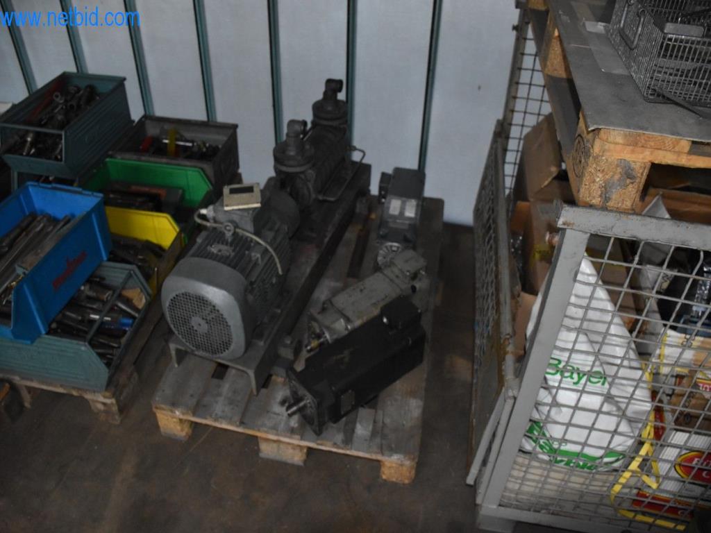 Máquinas, equipos operativos y accesorios de un líder mundial en el mercado de sistemas de tensado de cadenas.-8