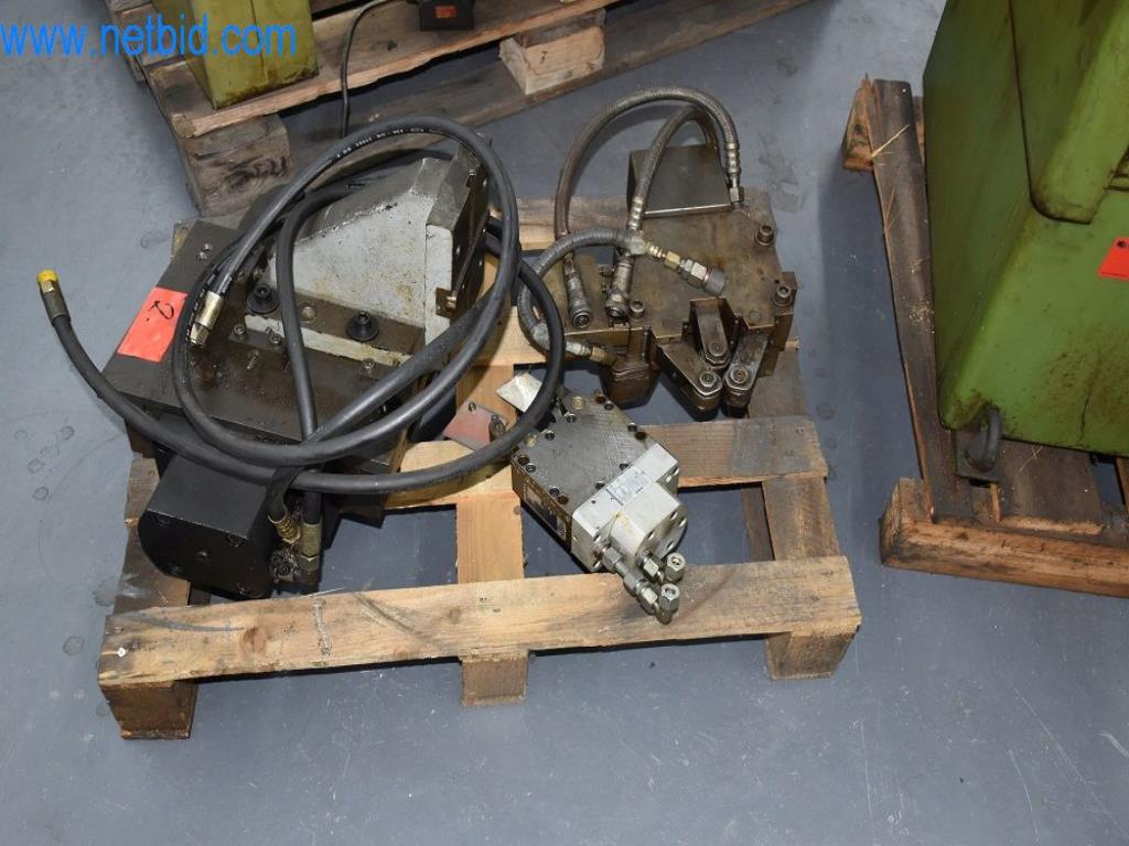 Na voljo so stroji, delovna oprema in dodatki vodilnega svetovnega proizvajalca sistemov za napenjanje verig-2