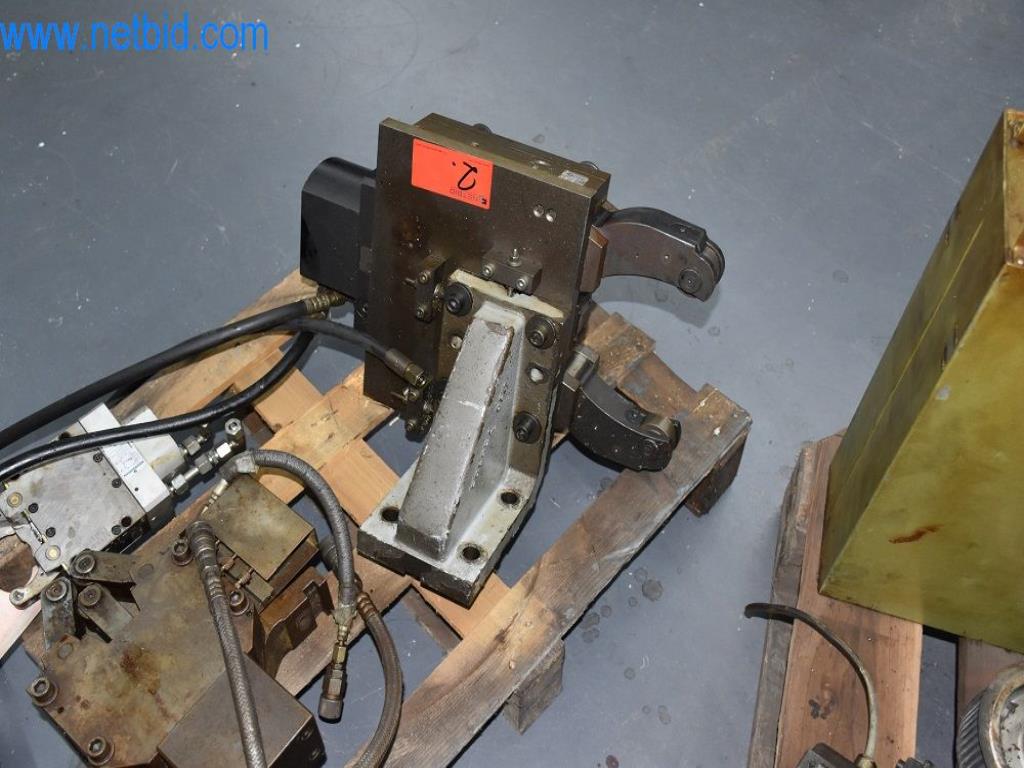 Na voljo so stroji, delovna oprema in dodatki vodilnega svetovnega proizvajalca sistemov za napenjanje verig-3