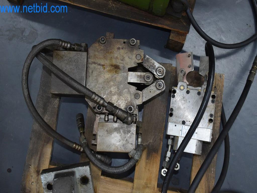 Na voljo so stroji, delovna oprema in dodatki vodilnega svetovnega proizvajalca sistemov za napenjanje verig-4