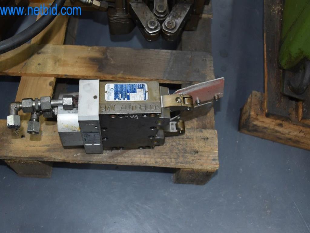 Na voljo so stroji, delovna oprema in dodatki vodilnega svetovnega proizvajalca sistemov za napenjanje verig-6