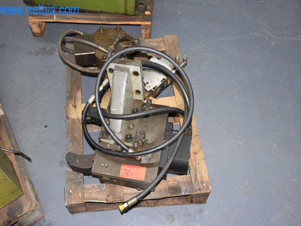 Na voljo so stroji, delovna oprema in dodatki vodilnega svetovnega proizvajalca sistemov za napenjanje verig-7