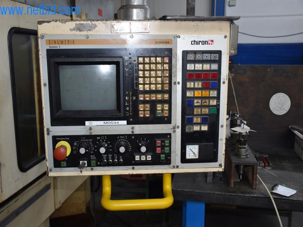 Na voljo so stroji, delovna oprema in dodatki vodilnega svetovnega proizvajalca sistemov za napenjanje verig-8