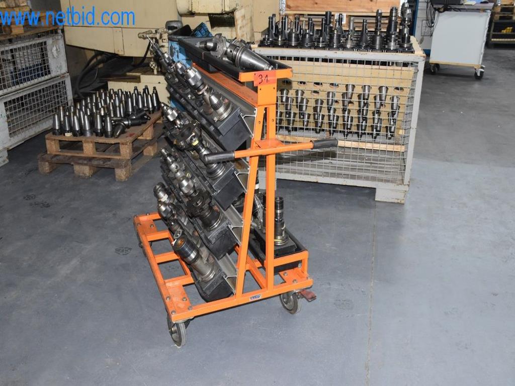 Máquinas, equipos operativos y accesorios de un líder mundial en el mercado de sistemas de tensado de cadenas.-2