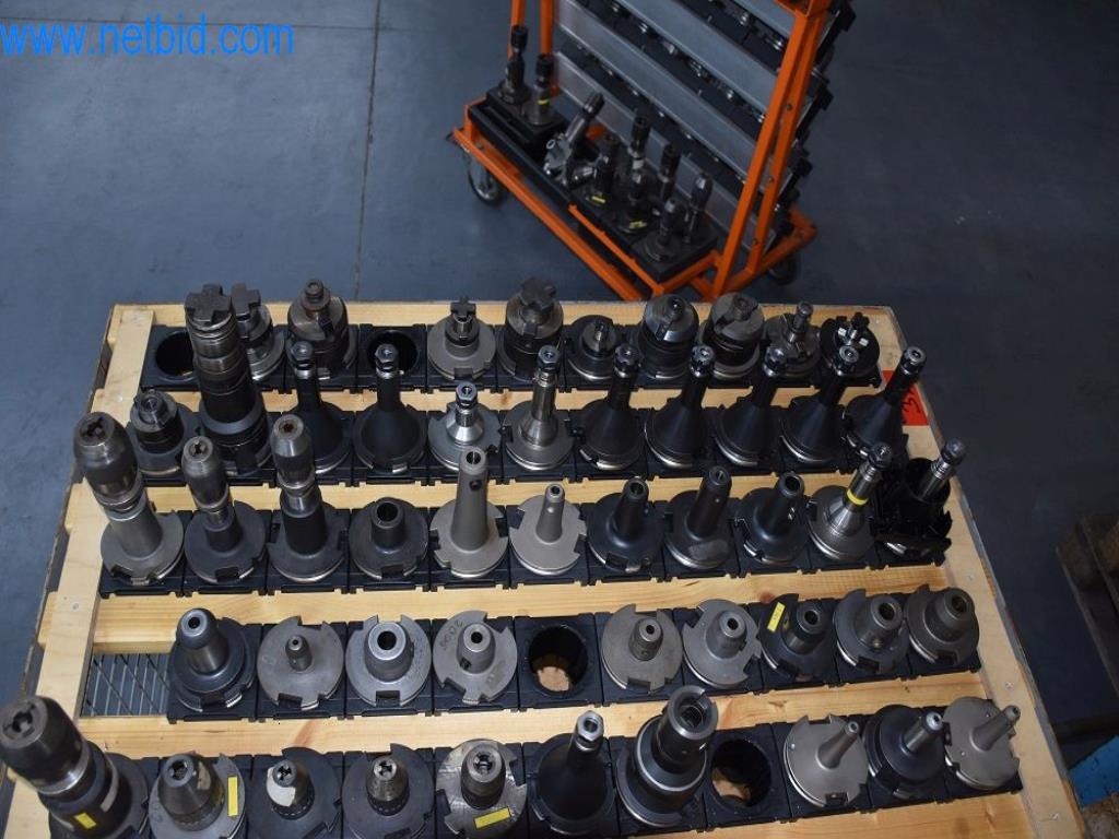 Máquinas, equipos operativos y accesorios de un líder mundial en el mercado de sistemas de tensado de cadenas.-3